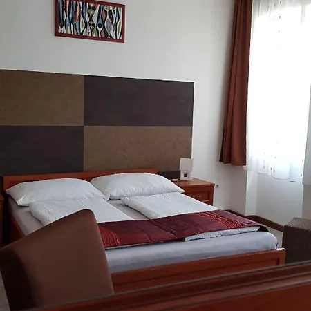 Aquarius Vendeghaz Guest house Szeged