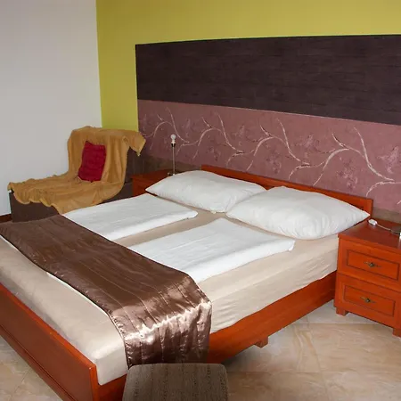 Aquarius Vendeghaz Guest house Szeged