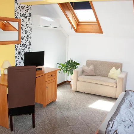 Guest house Aquarius Vendeghaz *