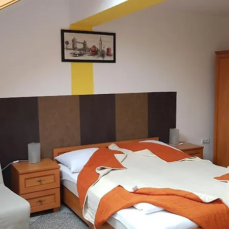 Aquarius Vendeghaz 3* Szeged